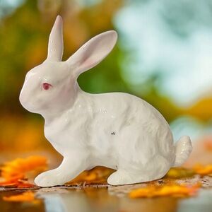 Vintage Lefton White Bunny Rabbit Figure Pink Eyes Porcelain Easter Spring FLAKE